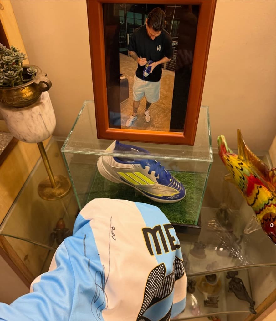 Lionel Messi signed jersey and boots from Kolkata Tour 2025